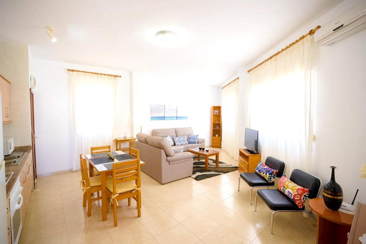 2 Bedrooms At 100 M Away From The With Furnished Terrace And Wifi Alcudia (Mallorca)